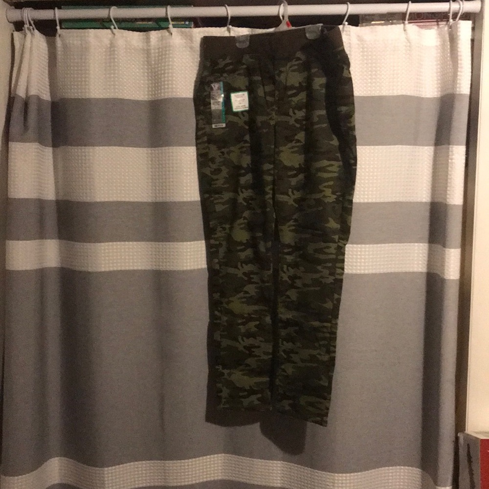 Never-worn-before camouflage jeggings, earth friendly made from recycled bottles